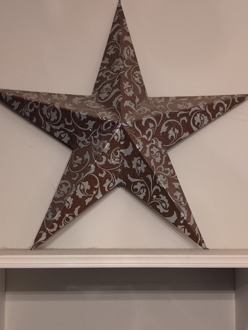 Decorative Metal Star Wall Art - Brown with Cream Pattern